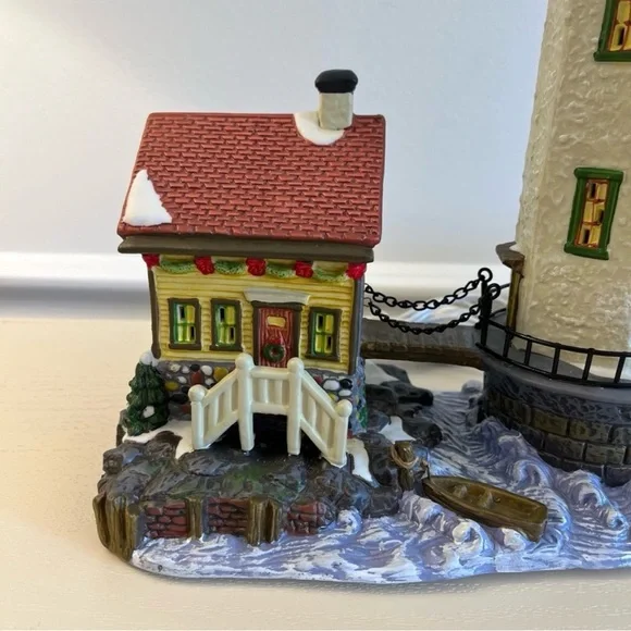 2002 Santa’s Workbench “Knightsbridge Lighthouse” Light-Up Christmas Village - Picture 3 of 13